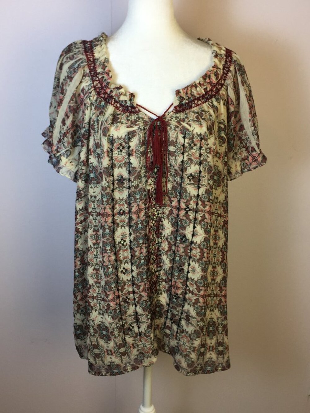 Unity World Wear Blouse Top 2X Woman Plus Ivory Red Floral Short Sleeve Tie Neck
